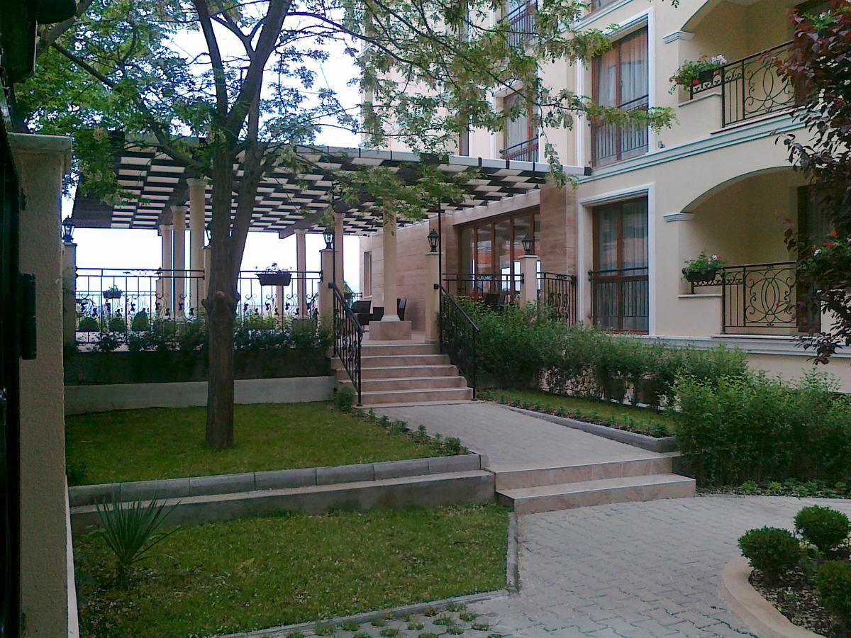 Hotel Seasons 3 Slantschew brjag Exterior foto