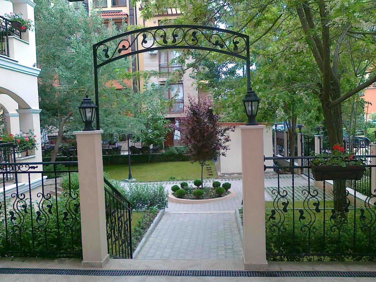 Hotel Seasons 3 Slantschew brjag Exterior foto